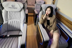 Hanoi: Transport til/fra Halong-bukten med Dcar-limousin